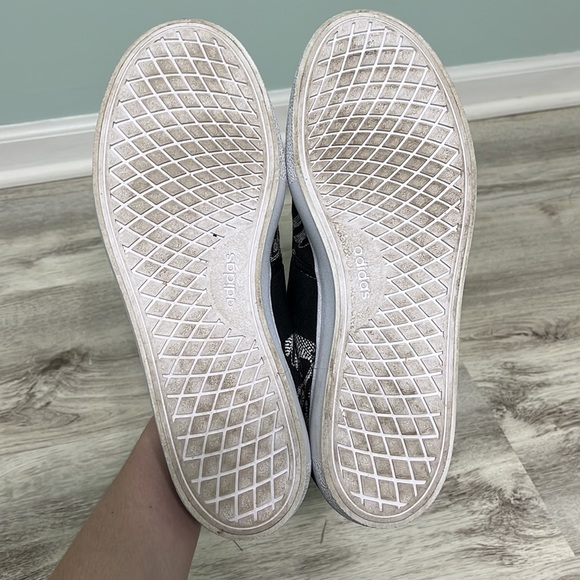 Men’s Adidas Slip On Shoes - Picture 6 of 9